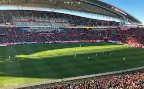 解析“天九”玩法：中国传统牌戏中的复杂逻辑与地位象征。（解读“天九”：中国传统牌戏的策略复杂性与身份象征）